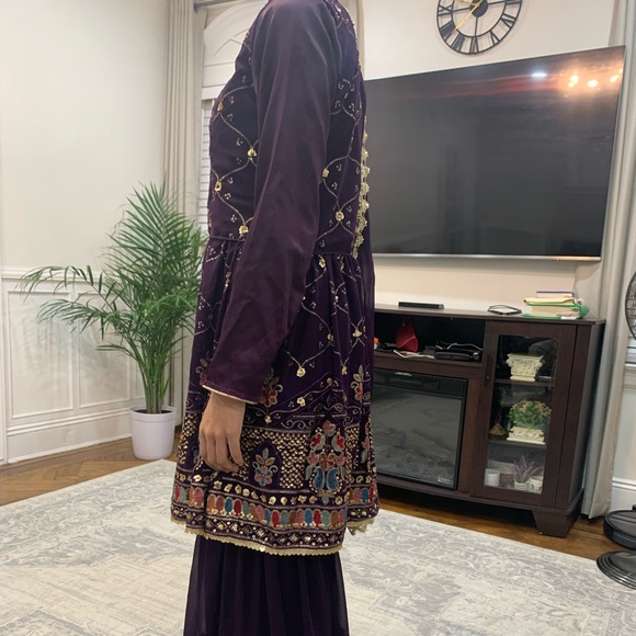 Fancy Pakistani Embellished Gharara Wedding Indian Party Wear Shalwar Kameez - Picture 4 of 8